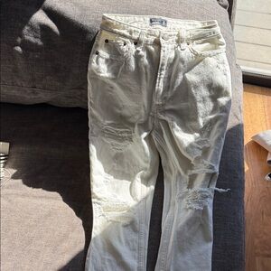 Abercrombie & Fitch White Distressed Women Jeans